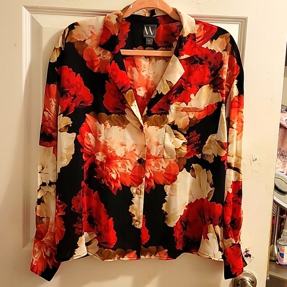 Lovely blouse in pretty, most flattering colors by Worthington, PXL. Never worn.